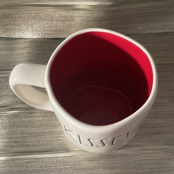Rae Dunn XOXO hugs & kisses red interior mug NWT - Picture 5 of 6